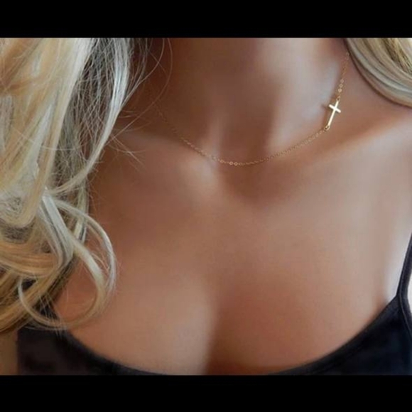 Simple Cross Necklace - Picture 3 of 4